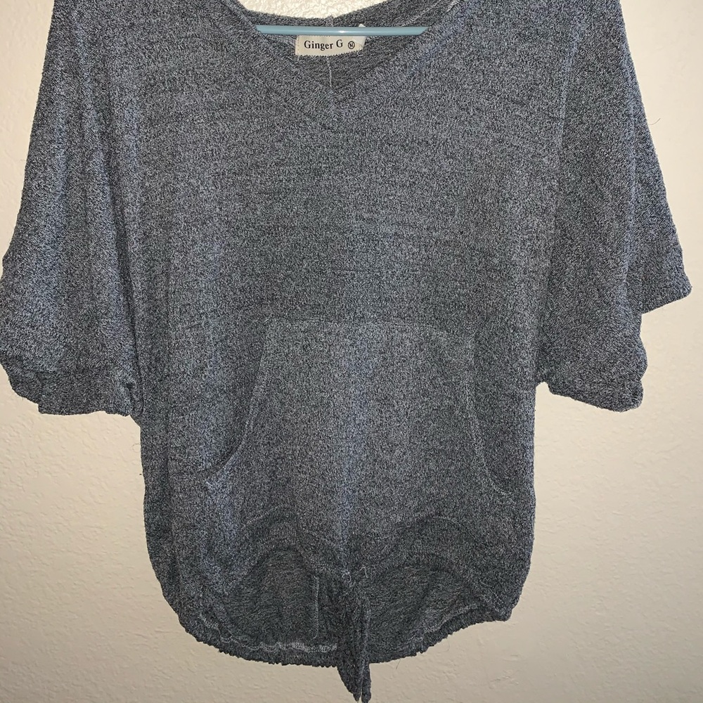 Gray Ginger G Pullover Hoodie Size Medium